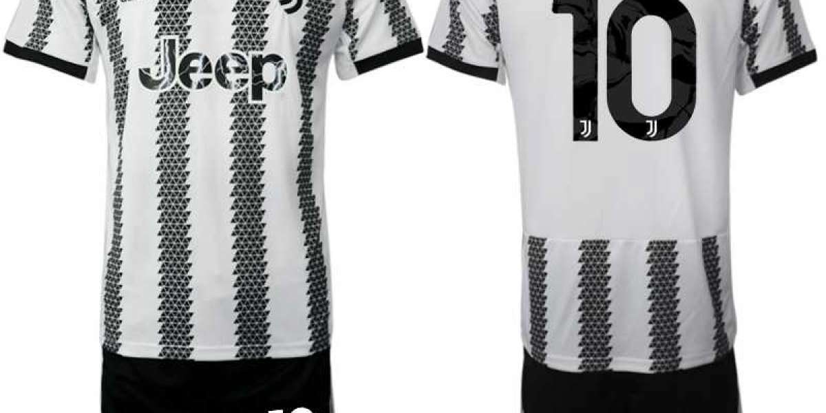 Herren Juventus 2022-23 Heimtrikot Schwarz Weiß kaufen mit Fussball Trikot Set