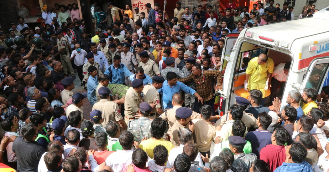 At Least 14 Are Killed in India When a Temple’s Well Cover Collapses - HCNTimes.com