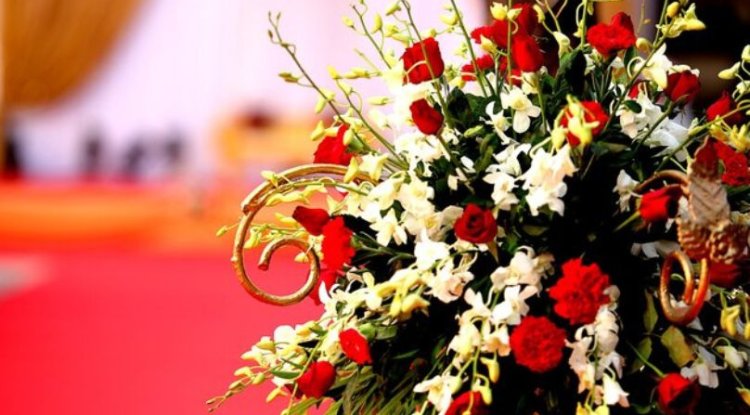 10 Stunning Corporate Flower Arrangements to Impress Your Clients - Austin Prime Times