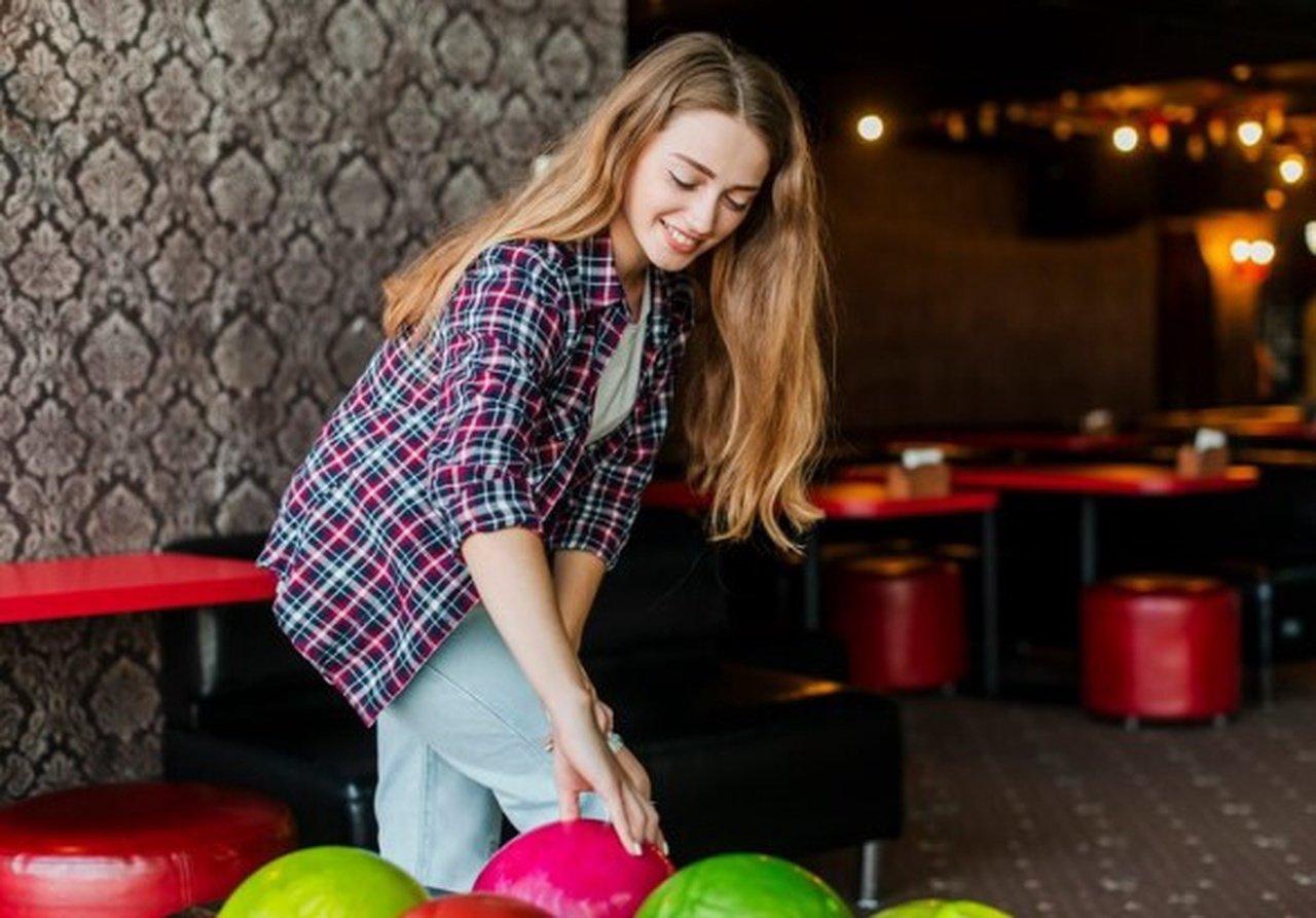 Second-Hand Bowling Ball That Delivers the Perfect Hook Shot Every Time | Articles | tenpindoctors | Gan Jing World - Technology for Humanity | Video & Movie Streaming