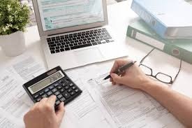 Intelligent financial services by professional accountants